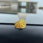 Anel masculino hip hop em aço inoxidável com banho de ouro a vácuo, preserva a cor, design moderno e resistente. — foto 4