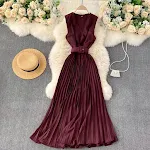 Travel Shot Waist-Necked Dress featuring a gentle wind design. Experience stylish comfort during your travels, perfect f — photo 5