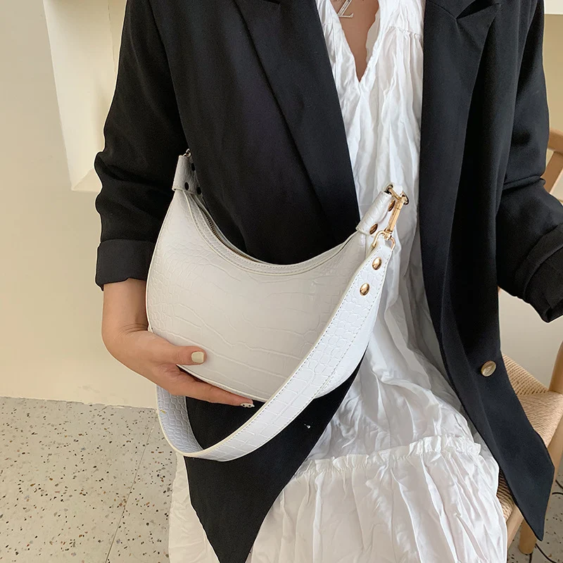Bolsa de ombro e mensageiro fashion para todas as combinações. Versátil, elegante e prática, ideal para o dia a dia, com espaço para seus pertences essenciais. — foto 2