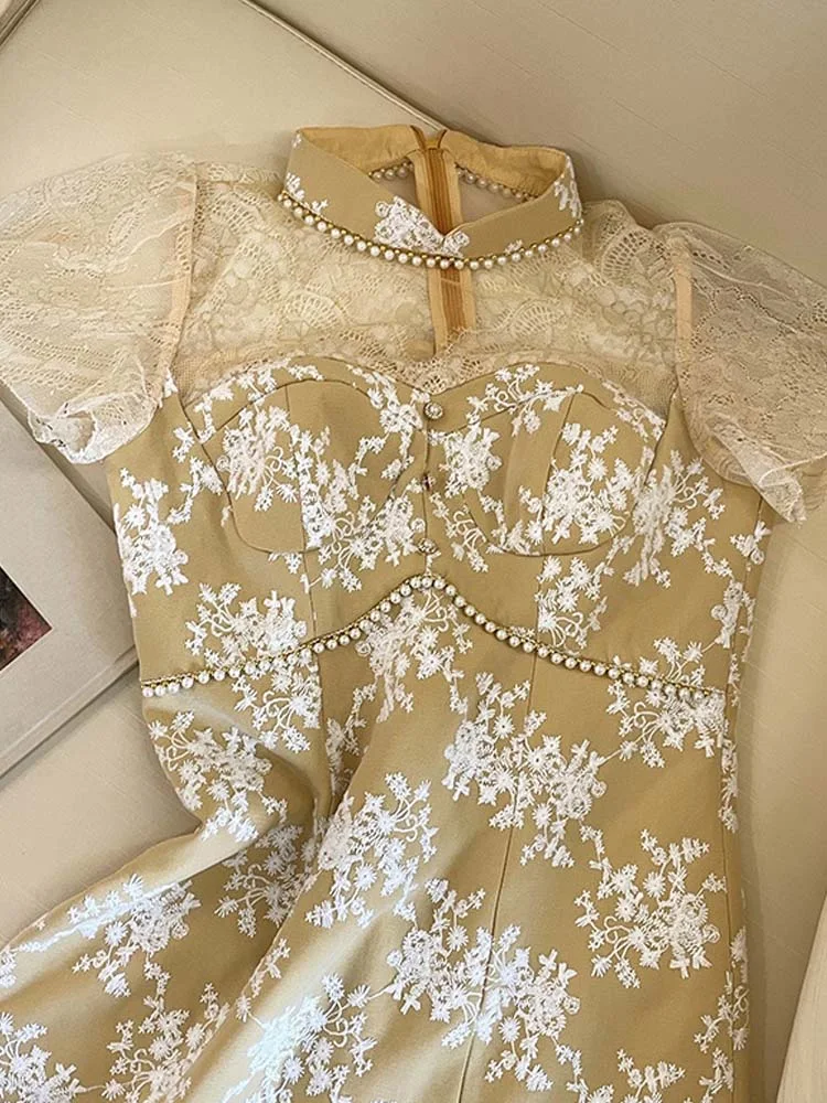 Title 6, Vestido de gola alta com costura de renda Gentl...