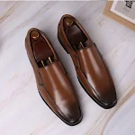 Nieuwe zomer herenschoenen Plus Size Klassieke heren business schoenen. Perfect voor comfortabele en stijlvolle zomerse dagen. — foto 3