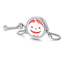 Title 13, Pulseira spray com asas e notas musicais em lig...