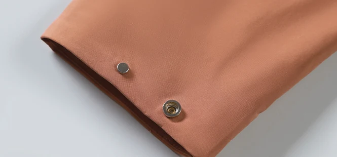 Trench Corto da Donna Antivento, Impermeabile e Traspirante con Cappuccio Staccabile per un Comfort Ottimale. — foto 10