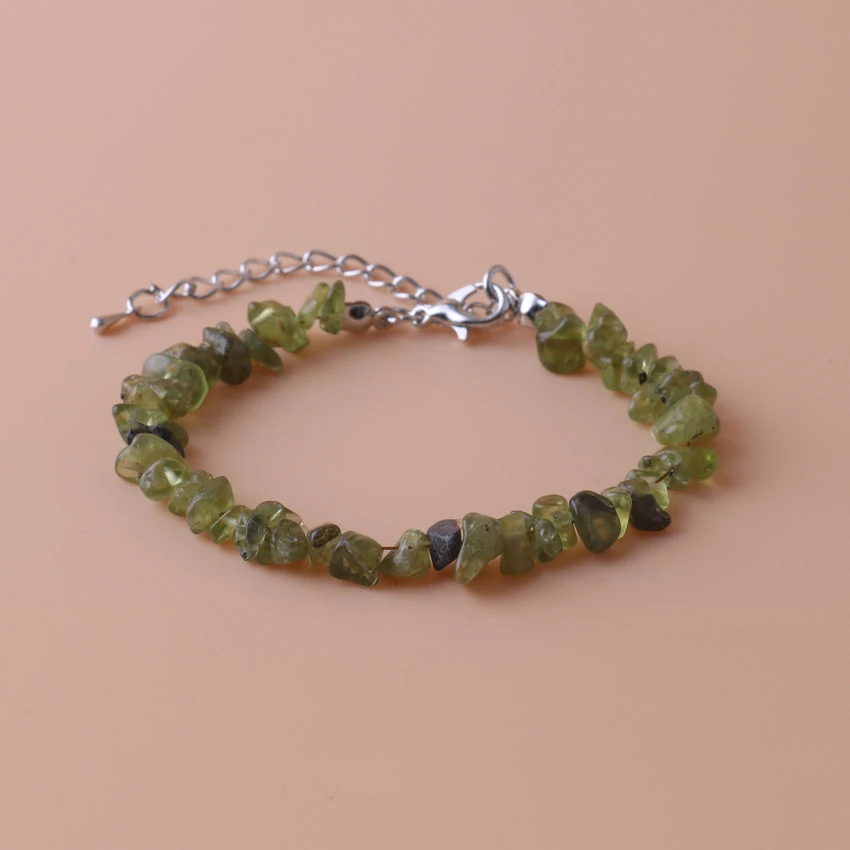Pulseira feminina de cascalho natural. Design elegante e discreto. Para um visual natural e sofisticado. Abrace a beleza da natureza. — foto 1