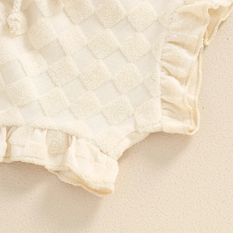 Completo shorts casual da ragazza, stile scacchiera a tinta unita, con spalline in pizzo. Perfetto per l'estate. — foto 10