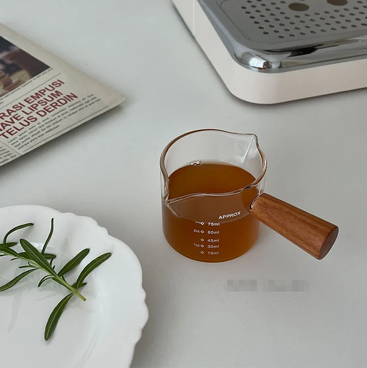 Italian Creative Milk Cup Glass Measuring Cup With Scale, offering precise measurements for all your baking and cooking — photo 4