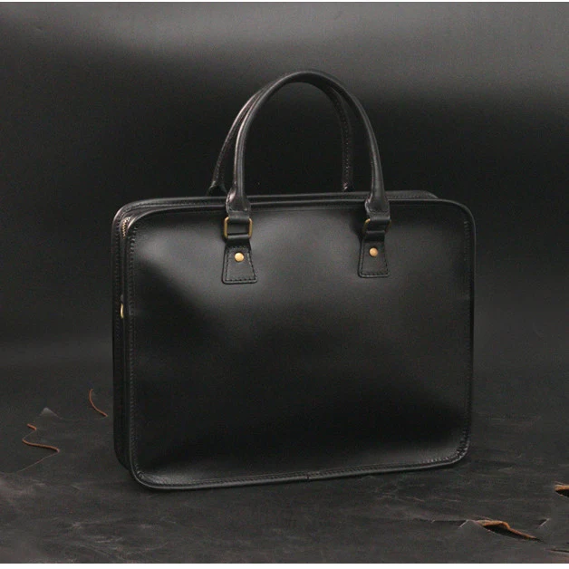 Bolsa transversal masculina vintage de couro de vaca, perfeita para ombro ou crossbody, design clássico e resistente para o uso diário e viagens. — foto 9