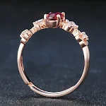 925 Sterling zilveren ring voor dames met rode granaat, een prachtige ring die elegantie toevoegt aan elke outfit, ideaal cadeau. — foto 4