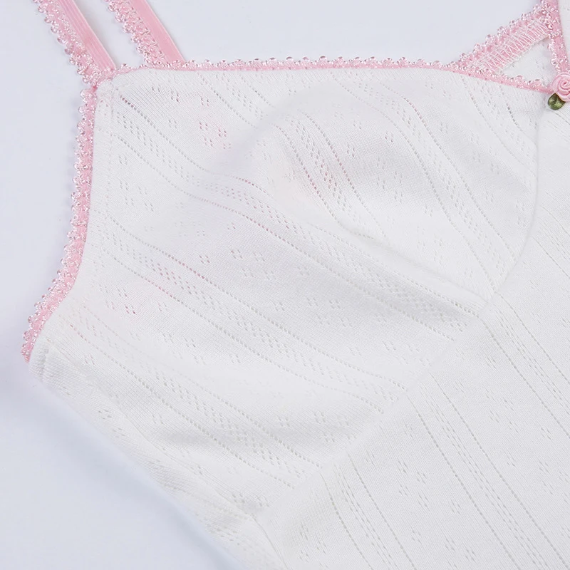 Camisole da donna con piccoli fiori e colori a contrasto, un top estivo dolce e alla moda, perfetto per un look fresco e femminile. — foto 5