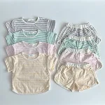 Roupa infantil respirável com listras, conjunto de manga curta e shorts para uso doméstico, confortável e perfeito para o dia a dia. — foto 1