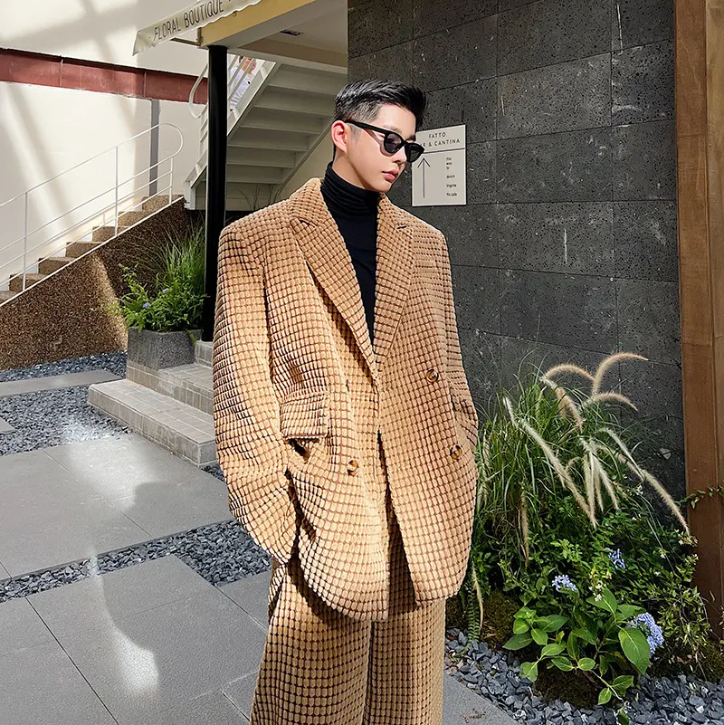 Winter Mid Length Suit Collar Fashionable Printed Men's Coat offers warmth and style. Perfect for a refined look during — photo 3