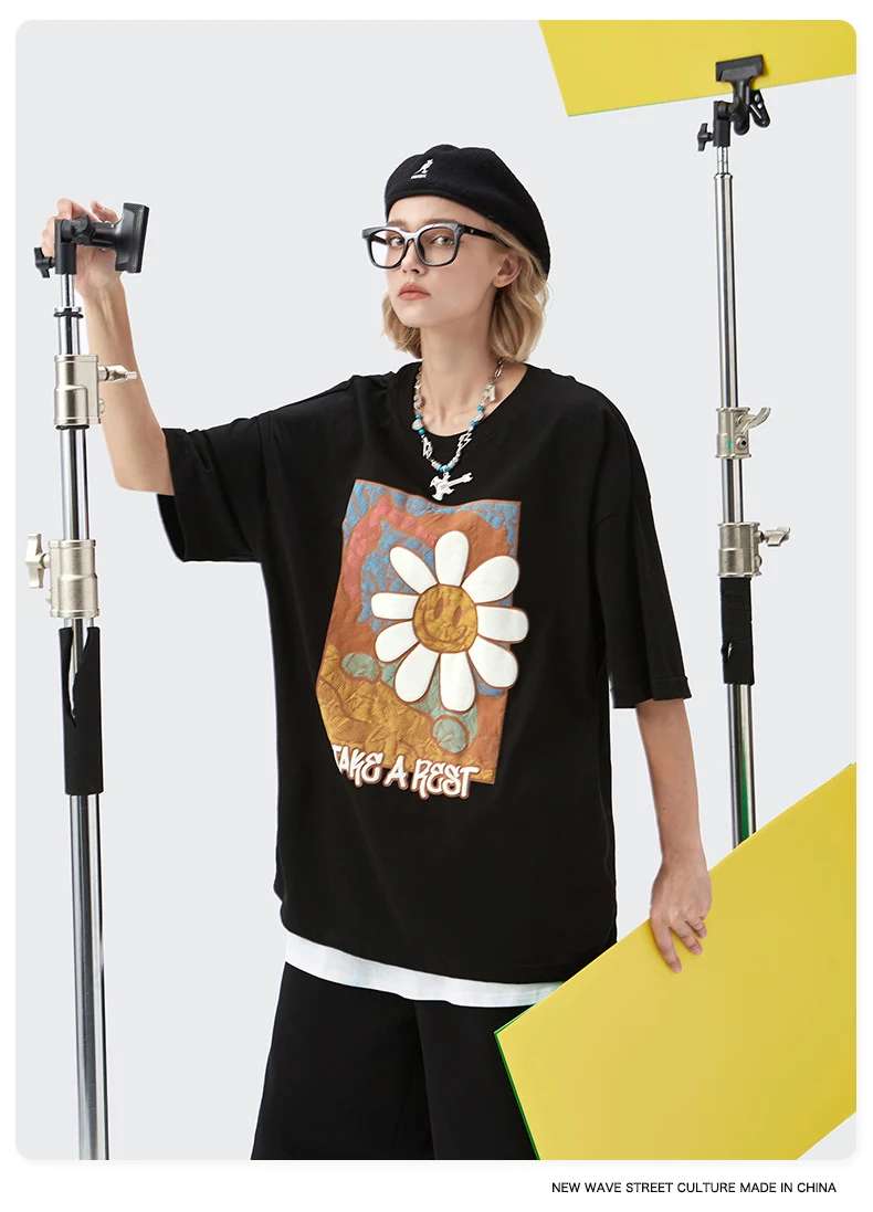 Stereo Foam Print Cartoon Daisy Short-sleeved T-shirt — photo 7