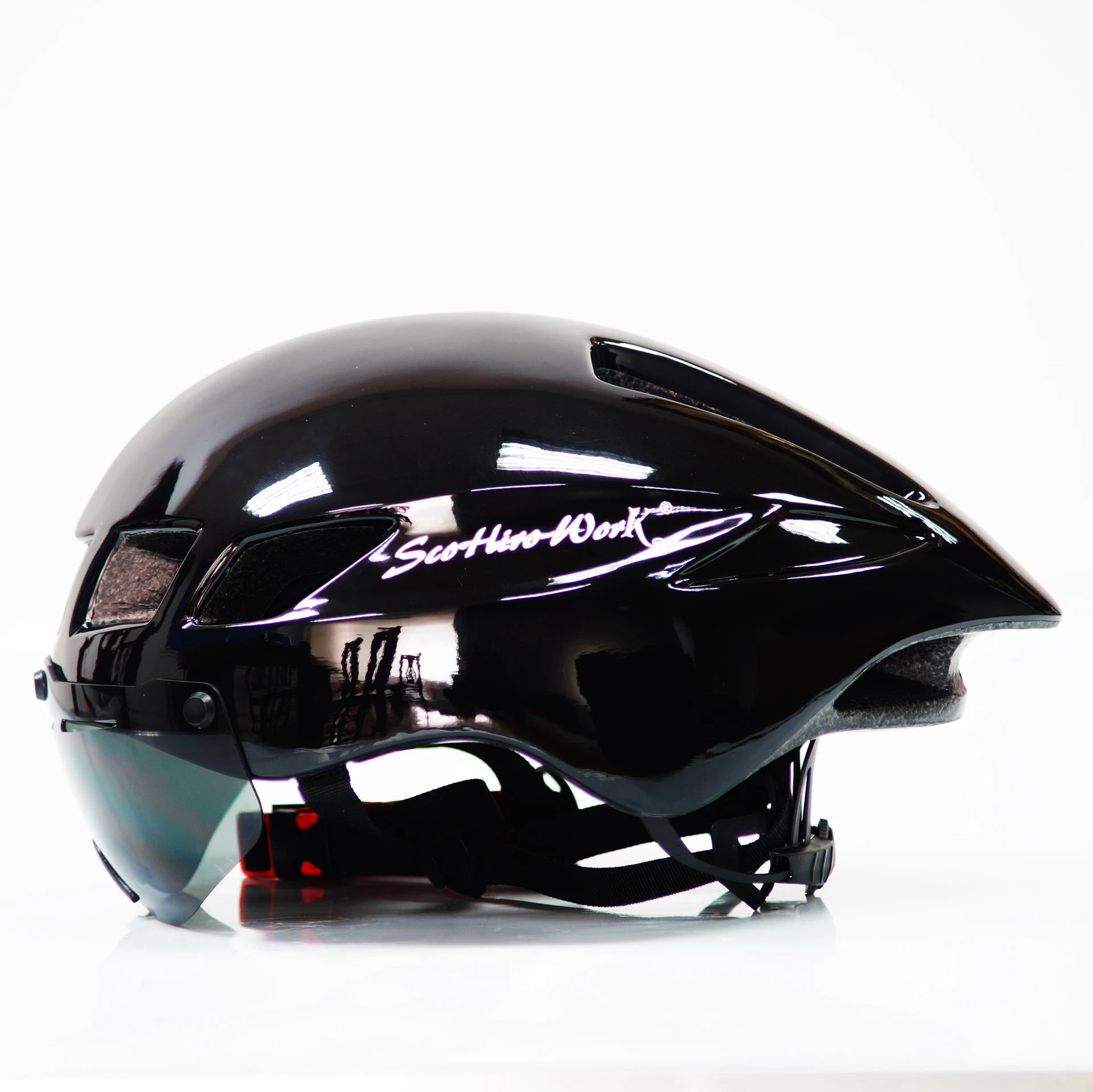 Title 6, Capacete de ciclismo Scorpio TT-3 com sete core...