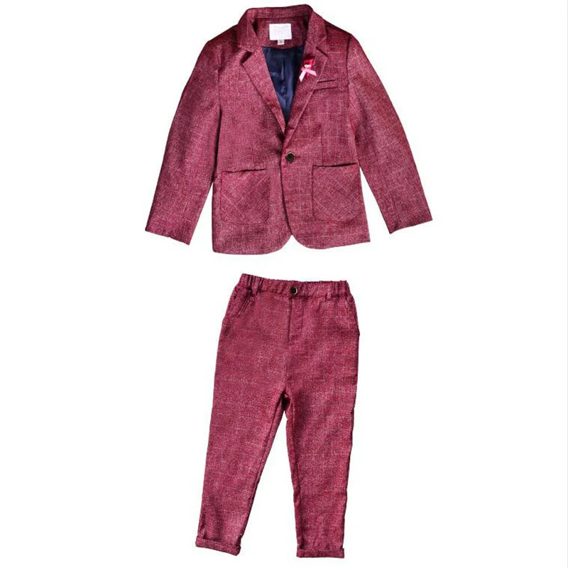Kleine lente- en herfstpak voor jongens, ideaal voor speciale gelegenheden en dagelijks gebruik. Comfortabele en stijlvolle set voor je kleine man. — foto 2