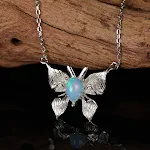 Colar com pingente de borboleta de personalidade para mulheres. Expresse sua individualidade com este colar elegante e charmoso, perfeito para qualquer ocasião. — foto 4