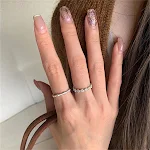 Anel de zircônia escovada feminino em prata esterlina. Design de nicho único. Elegância e sofisticação para mulheres que buscam estilo e beleza. — foto 3