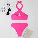 Maiô feminino com cintura alta e corte split, decote halter e costas cruzadas. Ideal para um visual moderno e elegante na praia ou piscina. — foto 8
