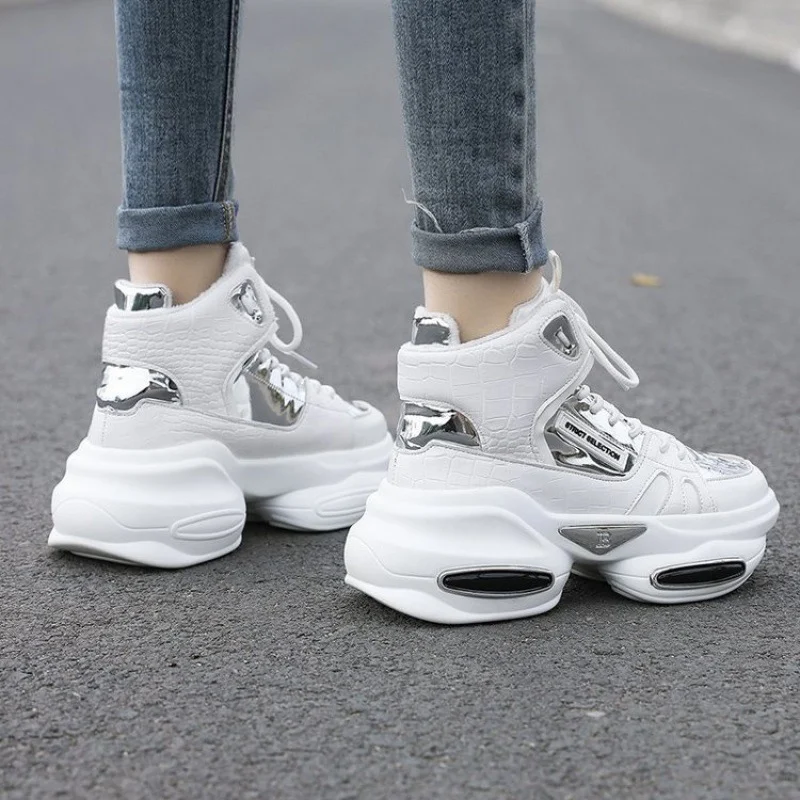 Botas femininas de cano alto de inverno, novas e modernas, com sola grossa, brilhantes e forro de veludo e algodão — foto 3