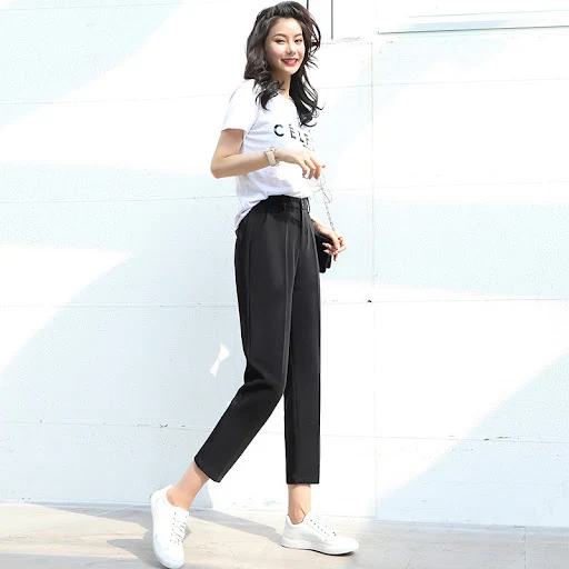 Title 2, High-waisted and loose draping pipe pants for a...