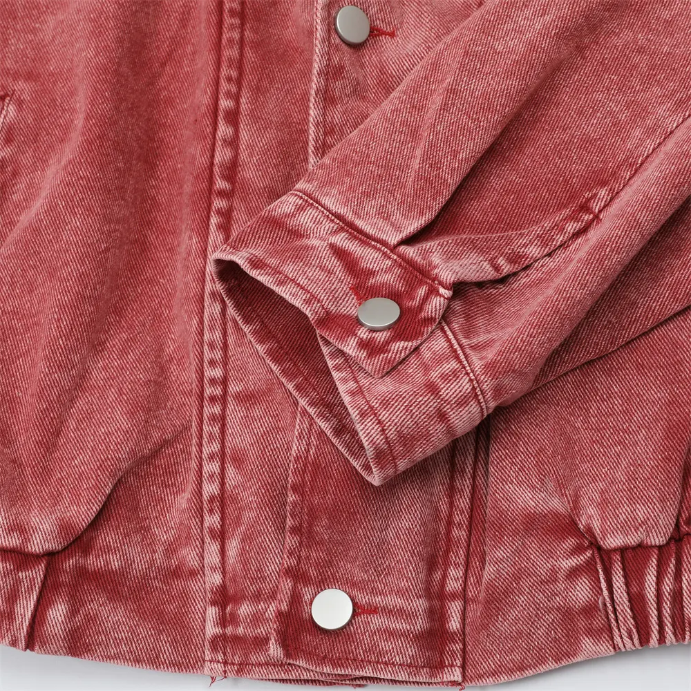 Jaqueta jeans Guochao de rua com design fake two-piece. Estilo moderno e autêntico para um visual urbano e despojado, ideal para o dia a dia. — foto 6