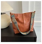Autumn And Winter New Retro Solid Color Shoulder Messenger Bag A stylish and versatile bag perfect for everyday use. Car — photo 6