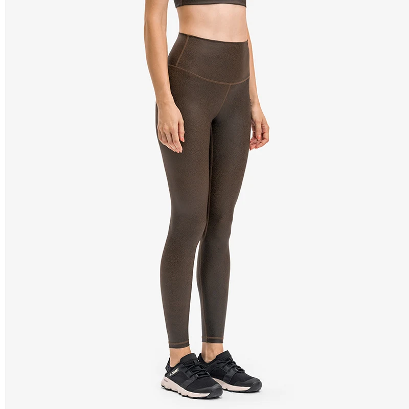 Yoga-Hose für Damen mit mattem Leder-Muster, hoher Taille und Bauch-weg-Effekt, für einen schlanken Look und hohen Komfort. — foto 2