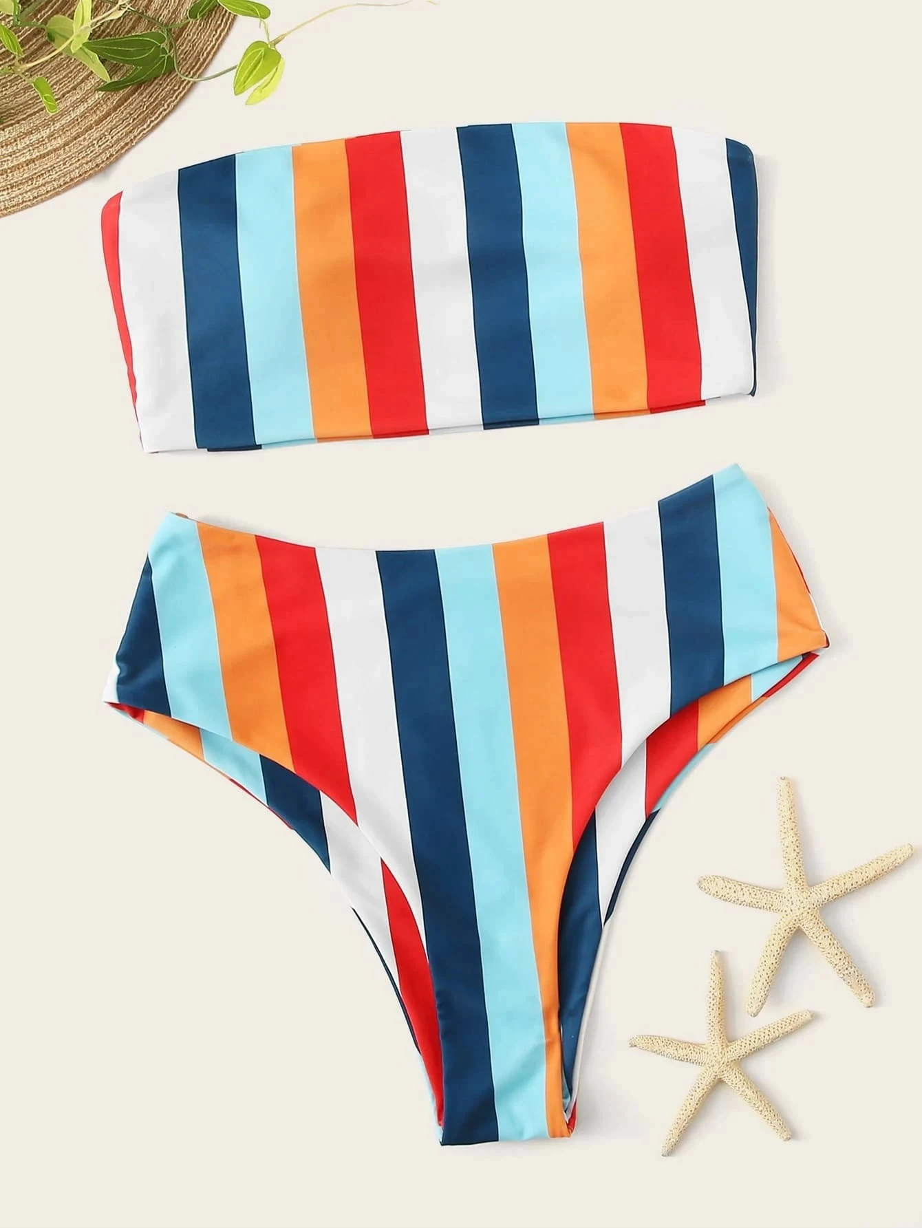 Bikini con estampado de pecho y rayas arcoíris, cintura alta y abertura. Disfruta del sol con estilo y comodidad en la playa o piscina. — foto 2