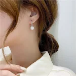 Brincos longos quadrados de zircônia para mulheres, moda e elegância. Realçam sua beleza e são perfeitos para qualquer ocasião. — foto 10