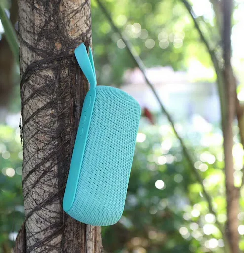 Title 5, Q106 Bluetooth speakerphone with wireless card,...