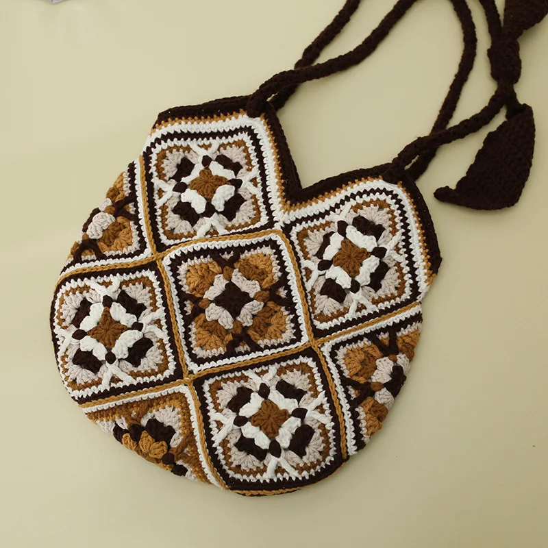 Bolsa de ombro xadrez estilo étnico para vovó Espaçosa e confortável para transportar seus itens essenciais diários com elegância e toque retrô. — foto 5
