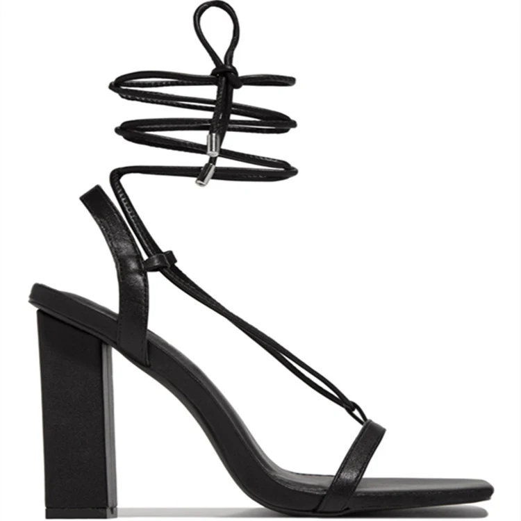 Damen Schuhe mit eckiger Zehenpartie, Schnür-Sandalen mit Riemchen für Mode-Partys. Elegante Pumps, perfekt für jeden Anlass. — foto 2