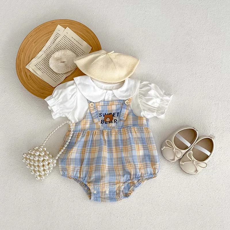 Macacão infantil de duas peças com mangas curtas, fino e xadrez de urso. Roupa de escalada para bebês confortáveis e estilosos. — foto 11