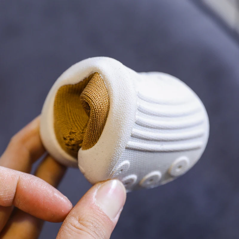 Title 3, Babyschoenen en peuterschoenen met zachte zool....