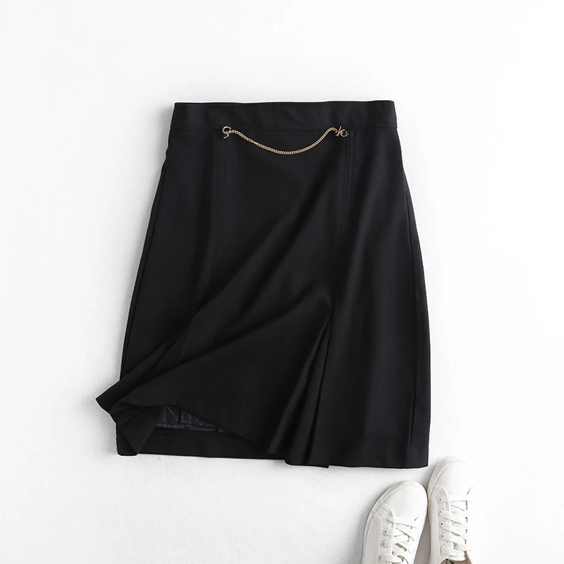 Wide pleated skirt with chain decoration, offering a flattering and stylish fit, perfect for both casual and formal occa — photo 2