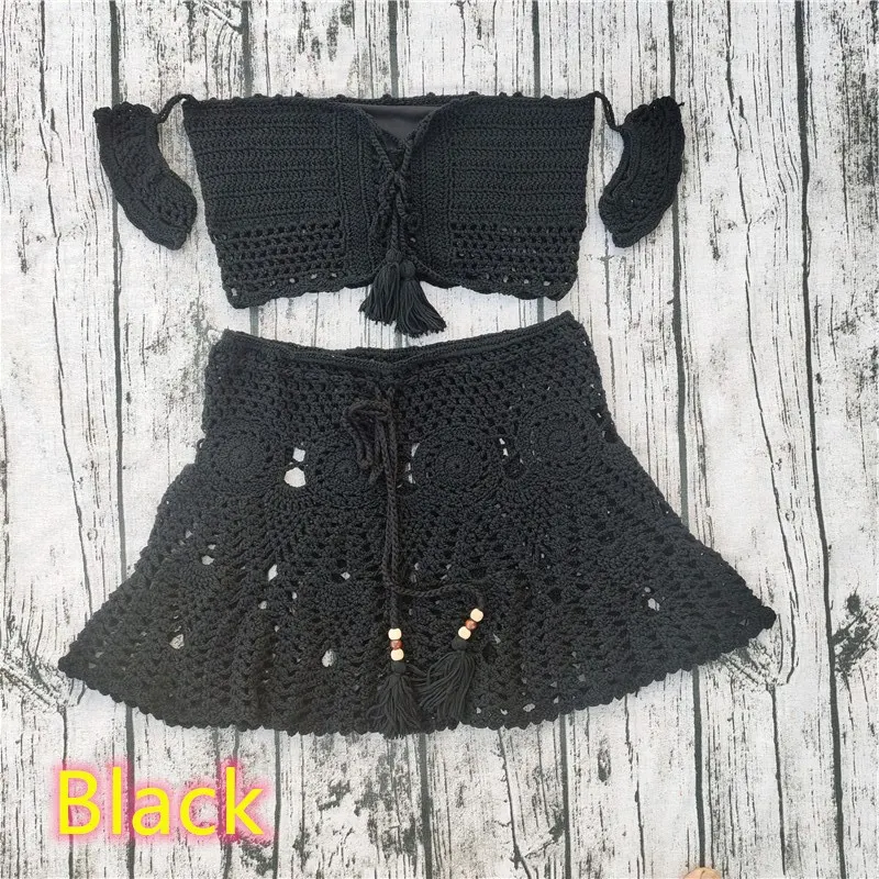 Top de biquíni e minissaia de crochê feitos à mão. O conjunto ideal para a praia, desfrute do verão com estilo, conforto e um visual único. — foto 9