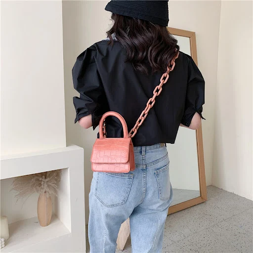 Title 8, Popular spring "net red" small bag. Stylish and...