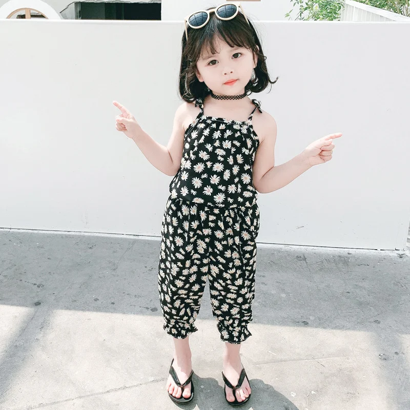 Conjunto infantil floral coreano de duas peças sem mangas com estampa para meninas, perfeito para o verão, leve, fresco e estiloso. — foto 2