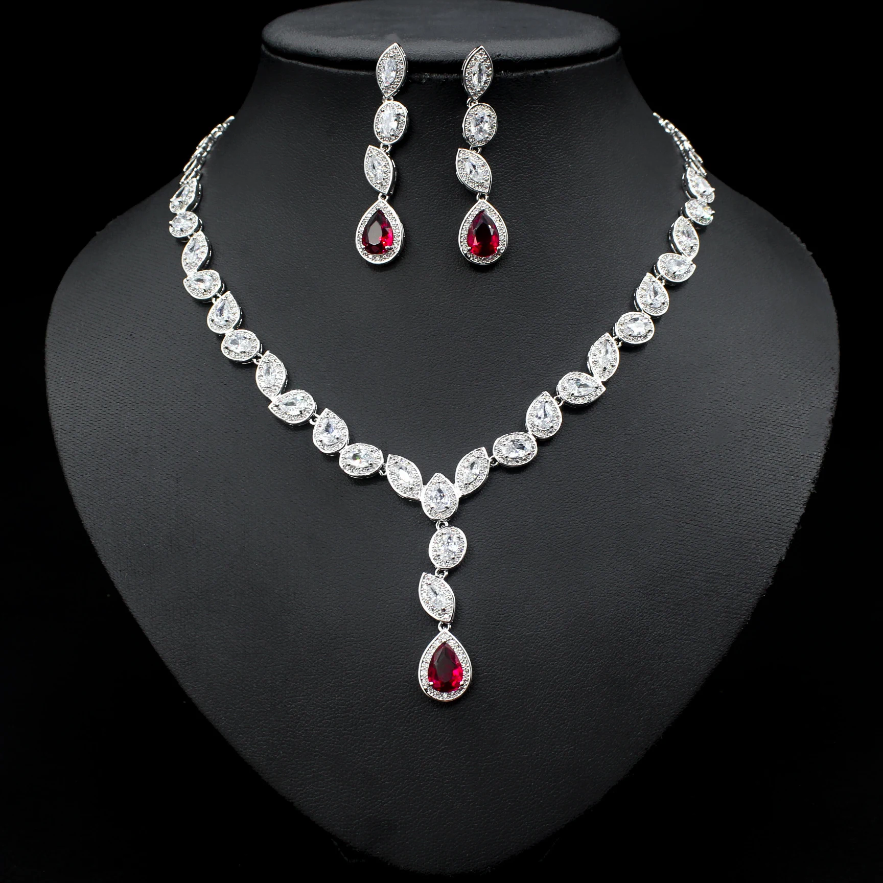 Conjunto feminino colar brincos e corrente de clavícula com zircônia colorida para casamento, luxo nobre. Ideal para vestidos. — foto 1