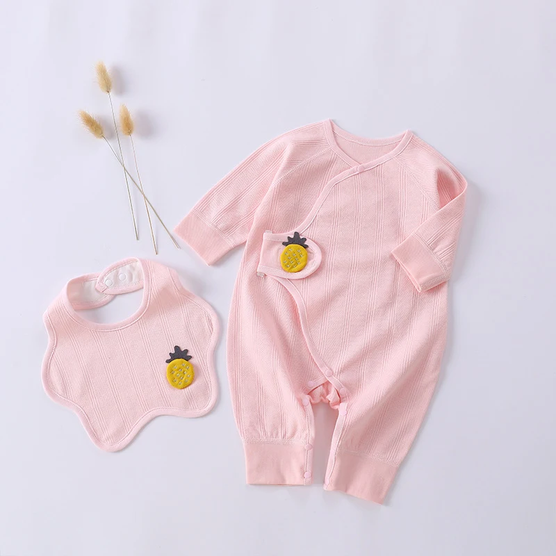 Macacão de algodão para bebês com desenhos animados Roupa infantil fofa e confortável Ideal para uso diário Fácil de vestir e remover Design adorável e divertido. — foto 2