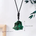 Colar com pingente de fatia irregular de pedra bruta de malaquita de cristal natural, beleza natural. — foto 7