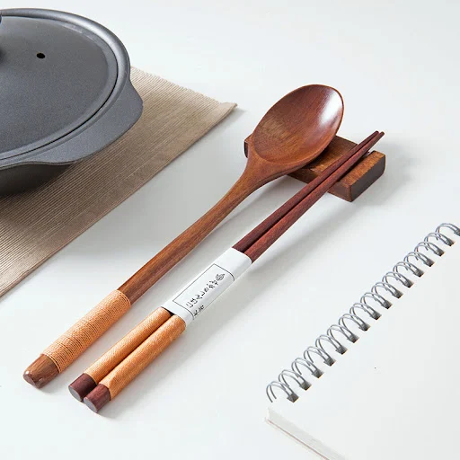 Title 7, Portable wooden spoon and chopstick storage box...