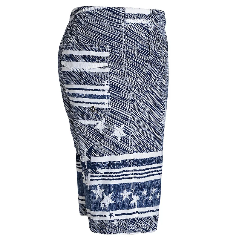 Fashion men's European and American style Bermuda shorts. Comfortable and stylish shorts for a casual, fresh summer look — photo 2