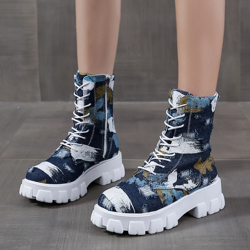 Ženske čizme do gležnja Doc Martens Platform Washed Camo sa pertlama. Udobne, stilske i robusne čizme za svakodnevnu upotrebu. — foto 6