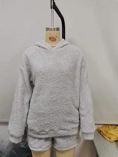 Title 12, Suéter com capuz, roupa casual para casa