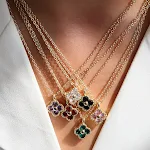 Colar de moda trevo de quatro folhas micro-incrustado em latão 18K, um amuleto de sorte e elegância para você. — foto 3