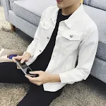 Giacca in denim bianca slim da uomo, elegante e versatile. Perfetta come top in denim, ideale come soprabito o per un look alla moda. — foto 4