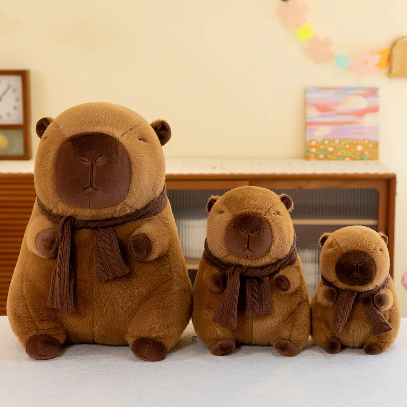 Boneca Figurine Capabala com Cachecol Adorável — Ideal para presentear ou decorar. Colecionável e perfeita para adicionar charme a qualquer ambiente. — foto 1