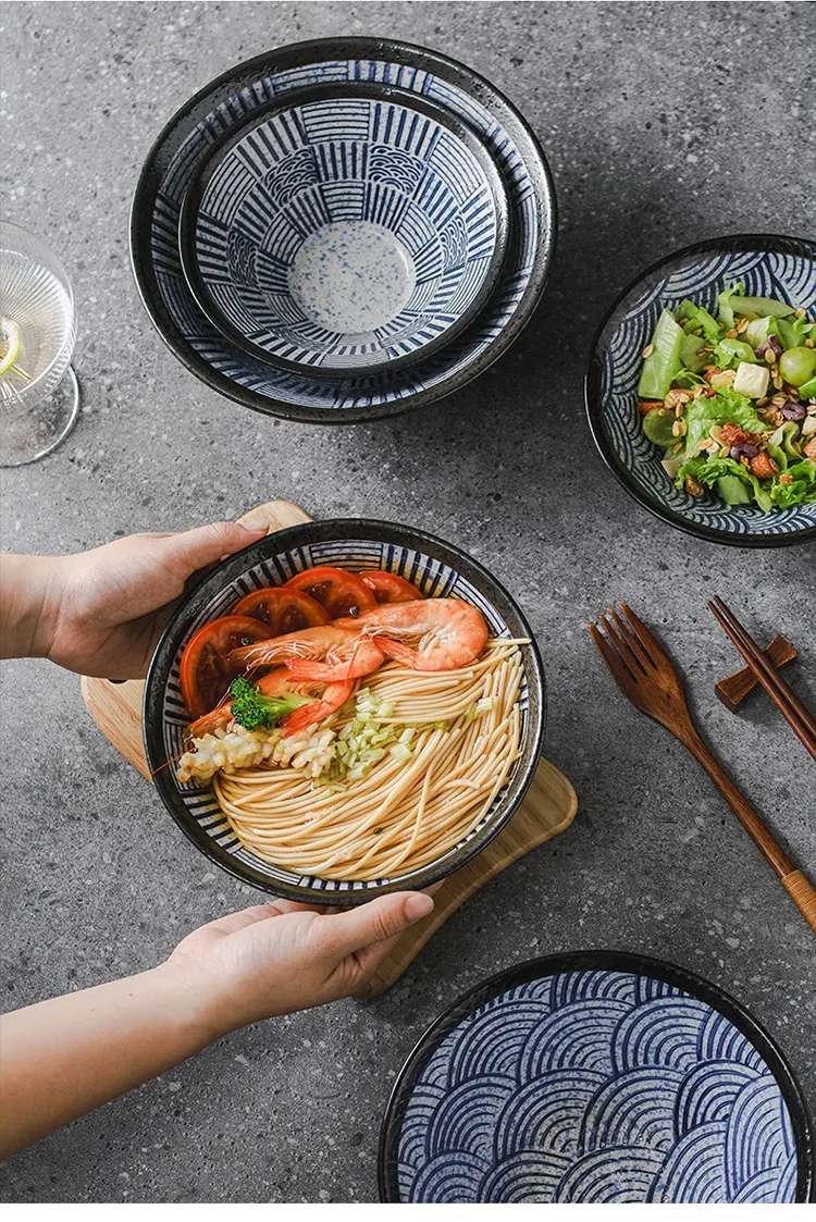Tigela de ramen retrô de cerâmica de luxo suave com padrão Qinghai. Desfrute de macarrão com elegância e estilo. Perfeita para sua mesa. — foto 25
