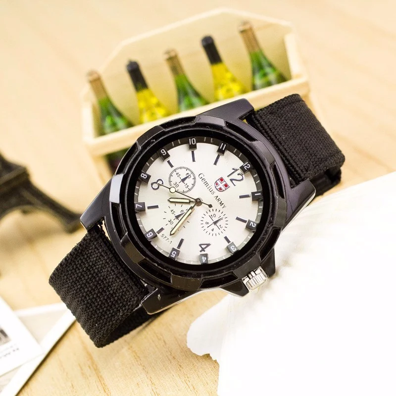 Relógio militar trançado em nylon, resistente à água e durável, ideal para atividades ao ar livre. Design robusto e confortável para uso diário. — foto 6