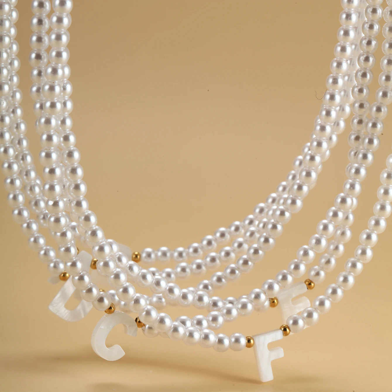 Colar de pérolas de imitação para mulheres Joia feminina elegante e acessível. Ideal para qualquer ocasião, complementando seu look com sofisticação e charme. — foto 6